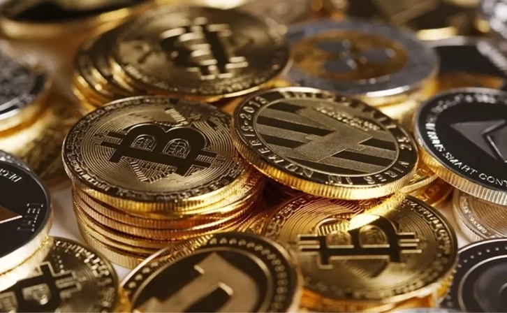 Bitcoin Loses 5% Value, ETF Inflows Weak